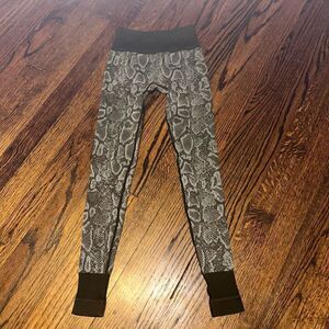 NWOT NUX Leggings